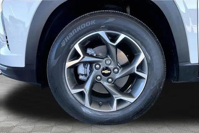 2025 Chevrolet Trax FWD LT