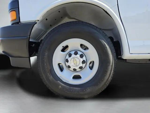 2026 Chevrolet Express Cargo Van 2500 Extended Wheelbase, WT, RWD
