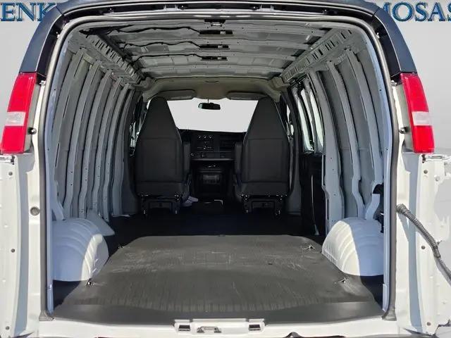 2026 Chevrolet Express Cargo Van 2500 Extended Wheelbase, WT, RWD