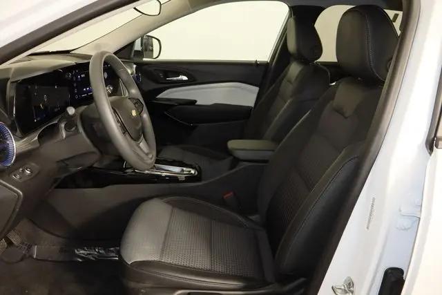 2025 Chevrolet Trax FWD LT