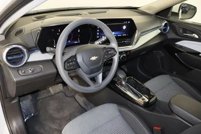 2025 Chevrolet Trax FWD LT