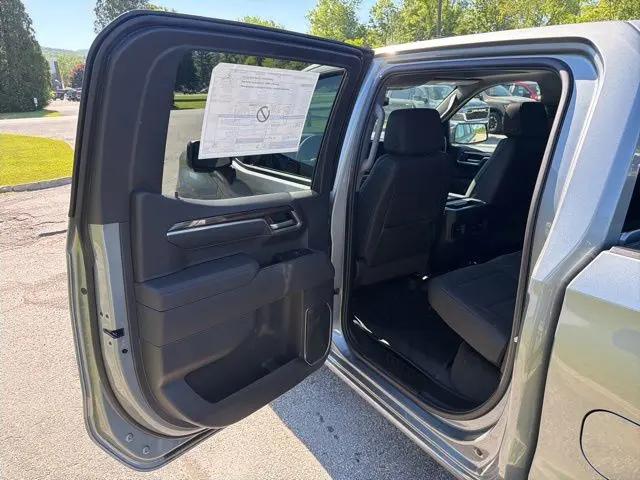 2026 Chevrolet Silverado 1500 4WD Crew Cab Standard Bed RST