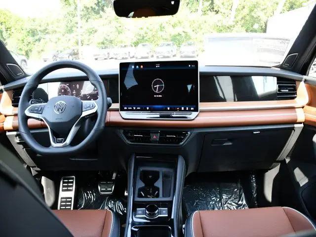 2026 Volkswagen Tiguan SEL R-Line Turbo