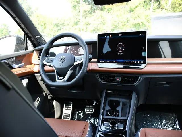 2026 Volkswagen Tiguan SEL R-Line Turbo