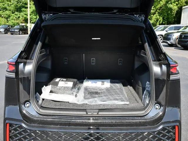 2026 Volkswagen Tiguan SEL R-Line Turbo