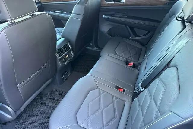 2026 Volkswagen Atlas SE with Technology