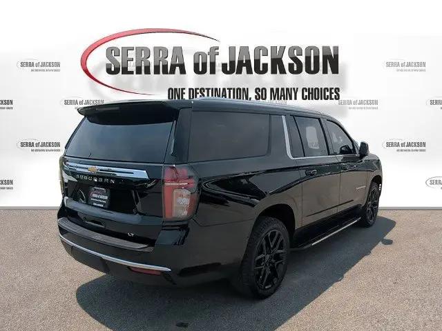 2023 Chevrolet Suburban 4WD LT
