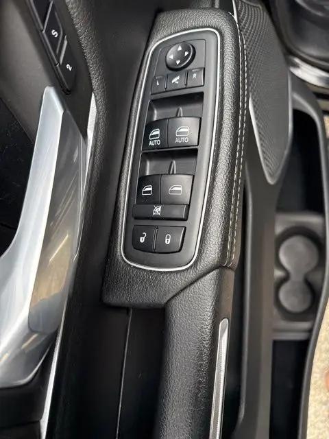 2019 Ram 1500 Laramie Crew Cab 4x4 5'7" Box