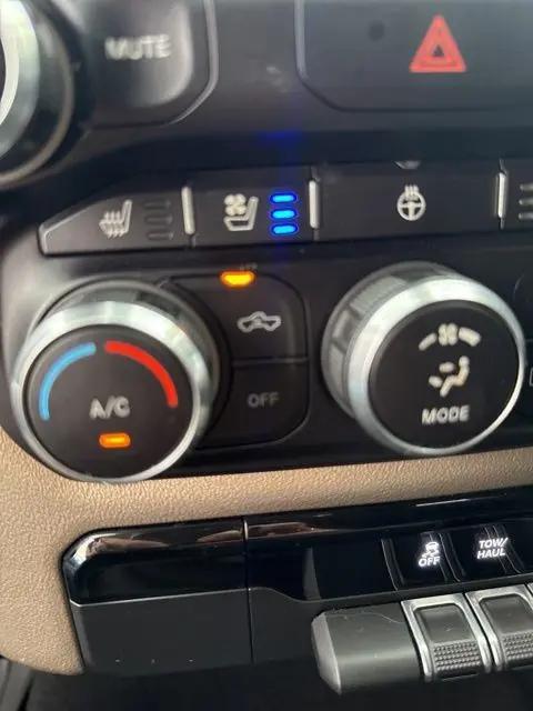 2019 Ram 1500 Laramie Crew Cab 4x4 5'7" Box