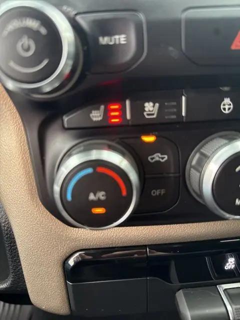 2019 Ram 1500 Laramie Crew Cab 4x4 5'7" Box