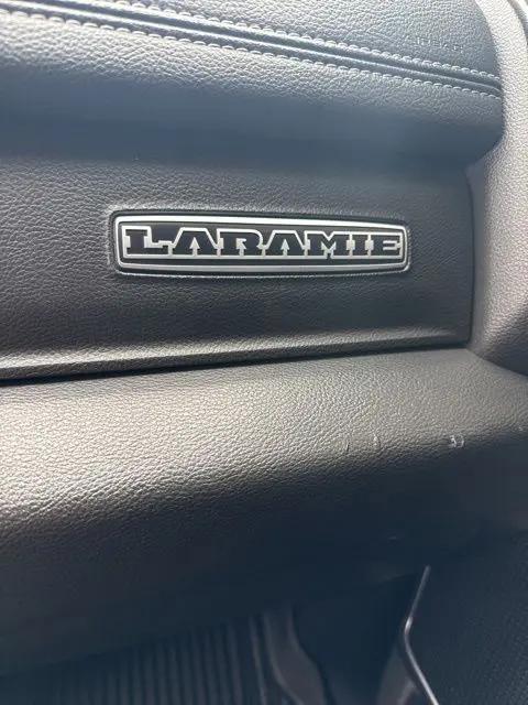 2019 Ram 1500 Laramie Crew Cab 4x4 5'7" Box