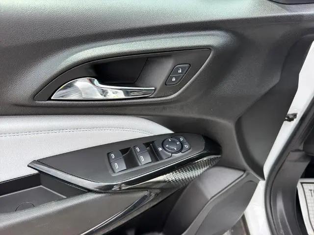 2025 Chevrolet Trax FWD LT