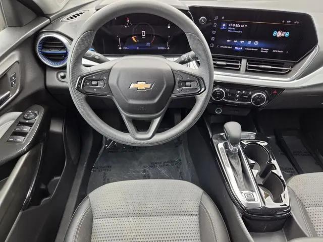 2025 Chevrolet Trax FWD LT