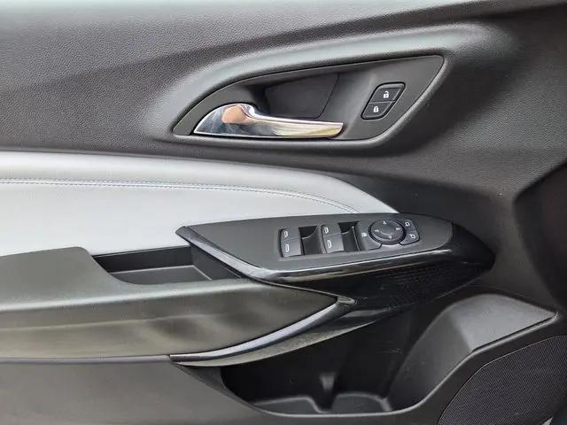 2025 Chevrolet Trax FWD LT