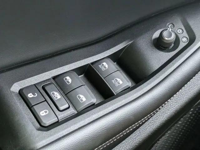 2025 Jeep Grand Cherokee L Altitude 4x4