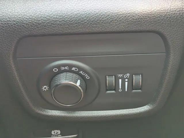 2025 Jeep Grand Cherokee L Altitude 4x4