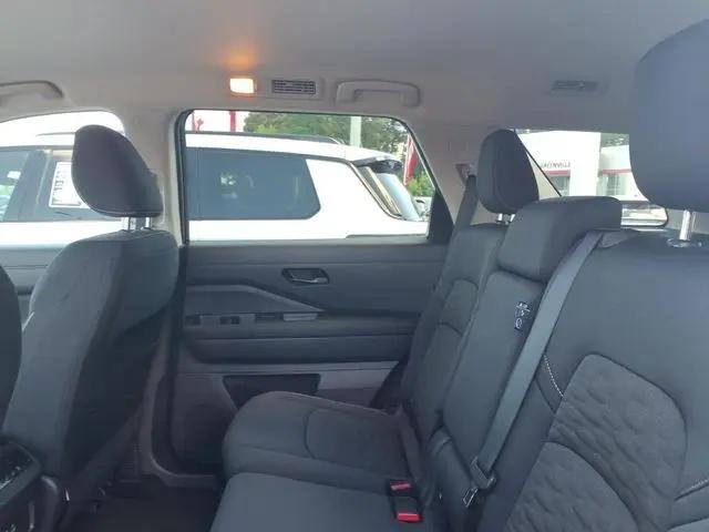 2025 Nissan Pathfinder SV FWD