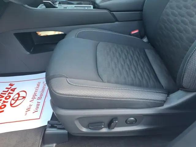 2025 Nissan Pathfinder SV FWD