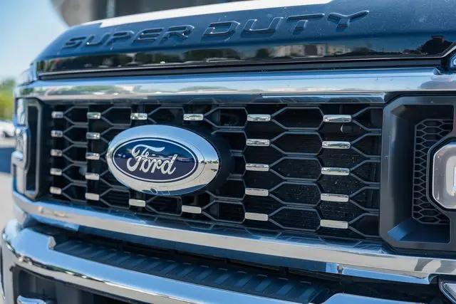 2023 Ford F-350 LARIAT
