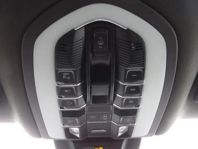 2019 Porsche Macan Macan