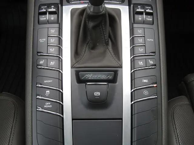 2019 Porsche Macan Macan