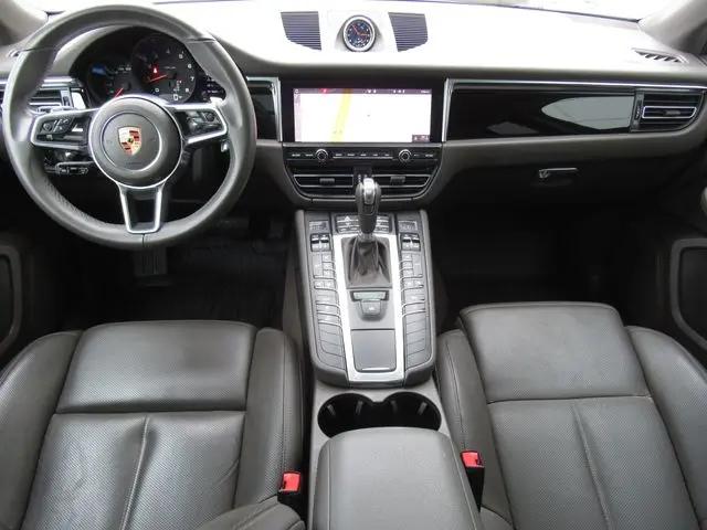 2019 Porsche Macan Macan