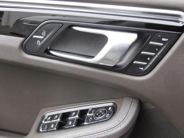 2019 Porsche Macan Macan