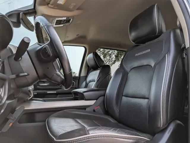 2020 Ram 1500 Laramie Crew Cab 4x4 5'7" Box