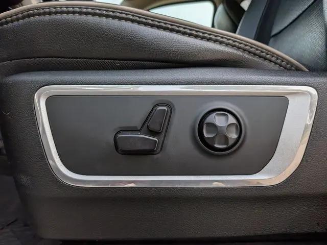 2020 Ram 1500 Laramie Crew Cab 4x4 5'7" Box