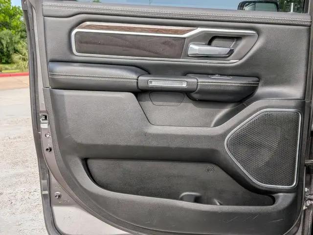 2020 Ram 1500 Laramie Crew Cab 4x4 5'7" Box