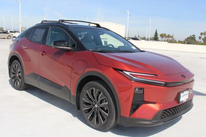 2026 Toyota C-HR XSE
