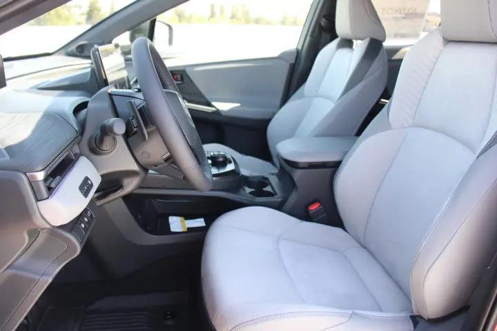 2026 Toyota C-HR XSE