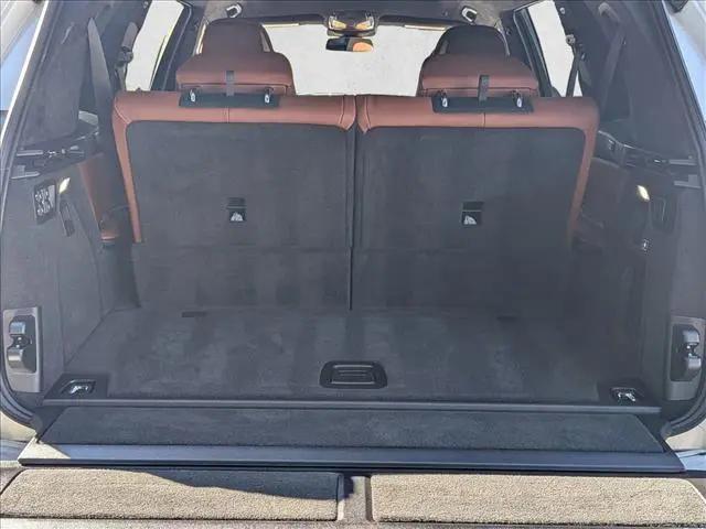 2025 BMW X7 M60i