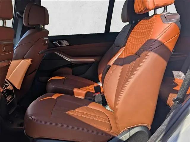 2025 BMW X7 M60i
