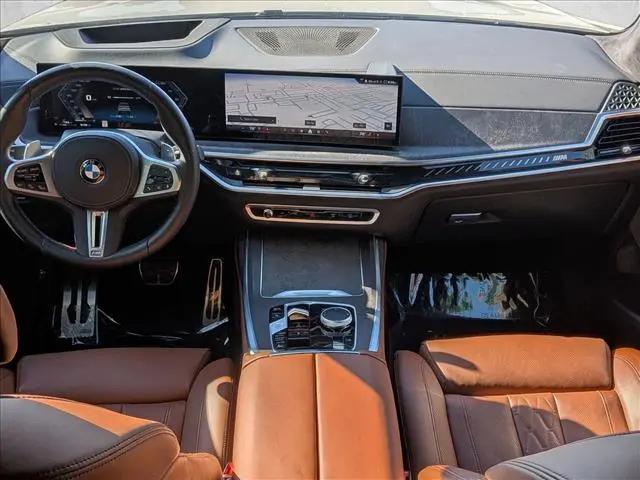 2025 BMW X7 M60i