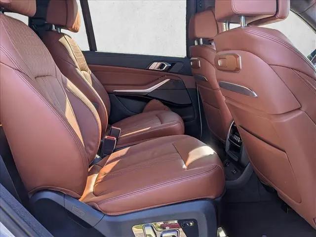 2025 BMW X7 M60i