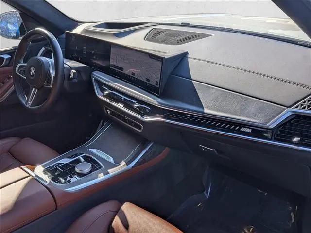 2025 BMW X7 M60i
