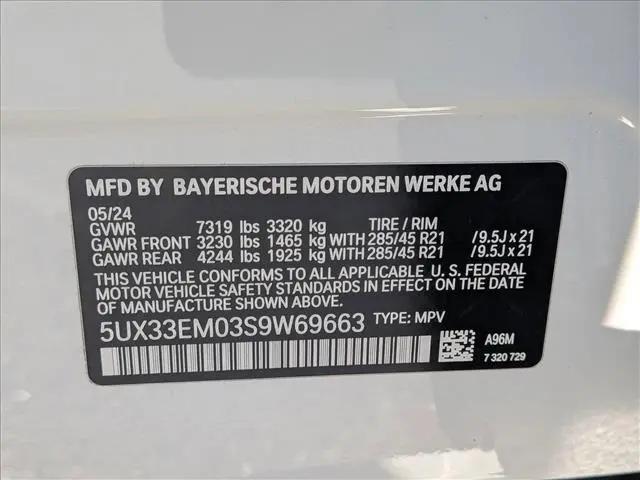 2025 BMW X7 M60i