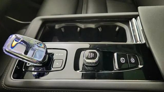 2026 Volvo XC90 Plug-In Hybrid Ultra, T8 AWD, Electric/Gasoline, Bright, 7 Seats