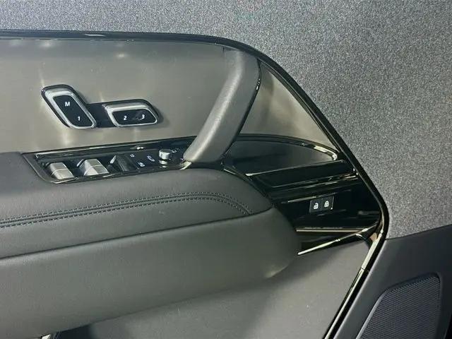 2026 Land Rover Range Rover Sport P360 SE