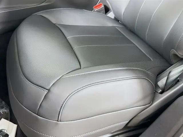 2026 Land Rover Range Rover Sport P360 SE