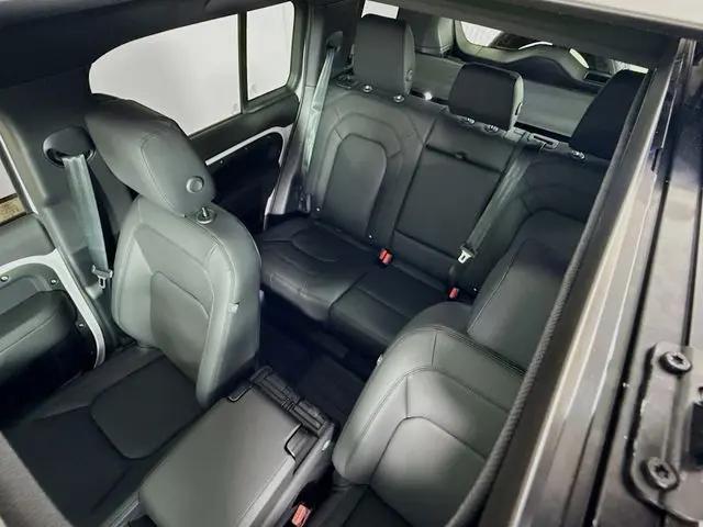 2026 Land Rover Defender P400 X-Dynamic SE