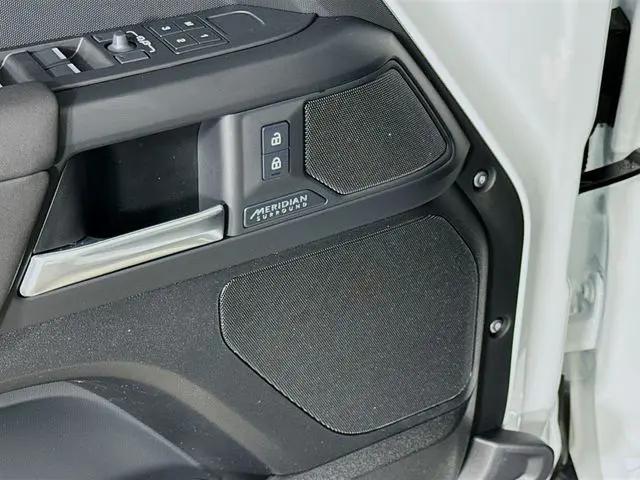 2026 Land Rover Defender P400 X-Dynamic SE