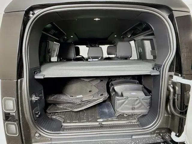 2026 Land Rover Defender P400 X-Dynamic SE