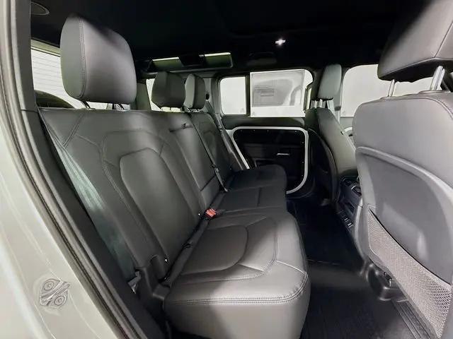 2026 Land Rover Defender P400 X-Dynamic SE