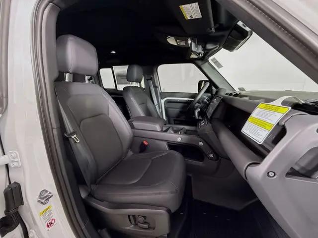 2026 Land Rover Defender P400 X-Dynamic SE