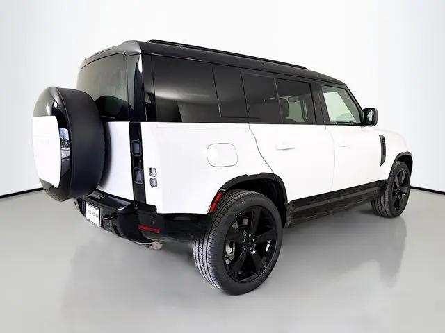 2026 Land Rover Defender P400 X-Dynamic SE