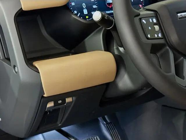 2026 Land Rover Defender P400 X-Dynamic SE