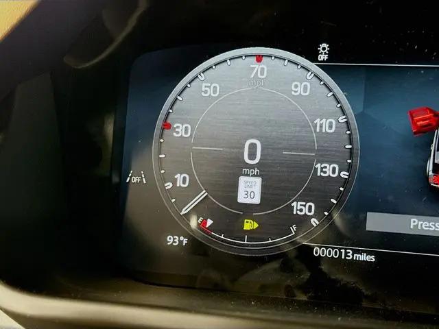 2026 Land Rover Defender P400 X-Dynamic SE