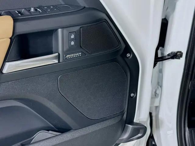 2026 Land Rover Defender P400 X-Dynamic SE